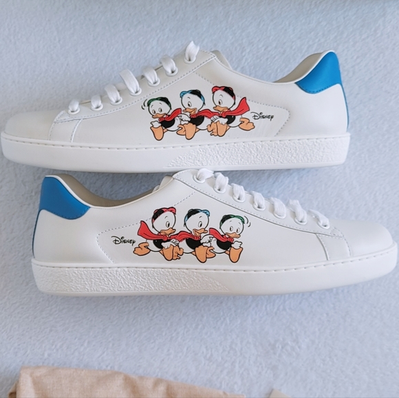 Authentic Gucci x Disney Men's Donald Duck Ace Sneakers in white - Picture 12 of 16